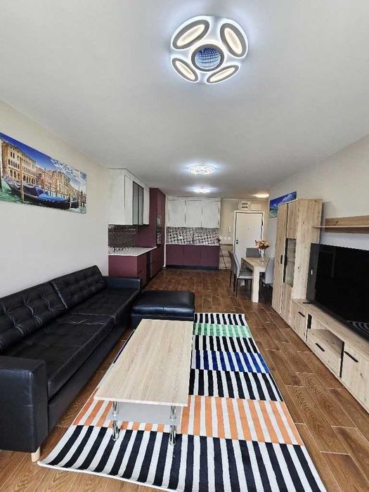 Дава се под наем Двустаен апартамент в София, Център - 79 кв.м за 999 € - Снимка #1