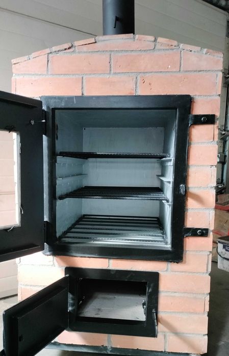 Cuptor pe lemne mobil