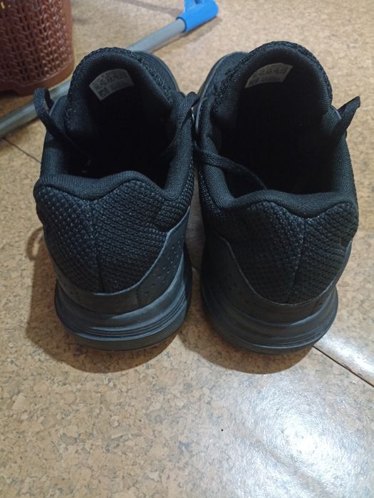 Кроссовка adidas  размер 43.5