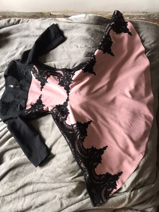 Платье нарядное XS