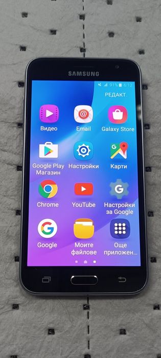 Продавам Самсунг J3