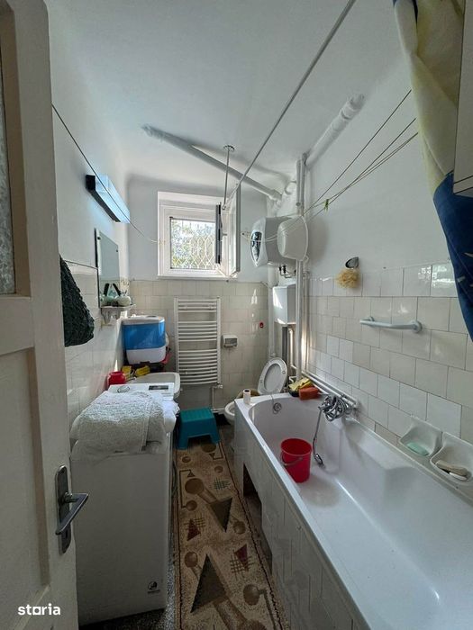 De vanzare apartament cu 3 camere, decomandat, mobilat, 69900euro
