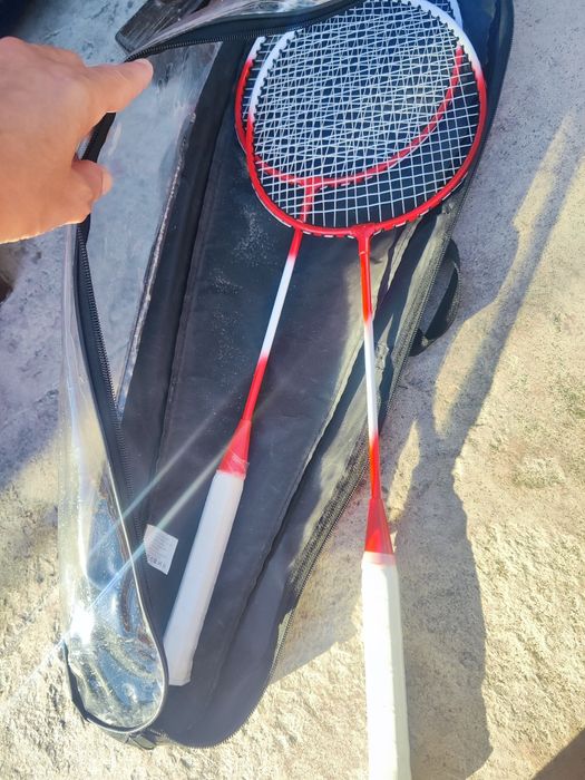 Семеен комплект от 3 бр. ракети и 4 хилки.