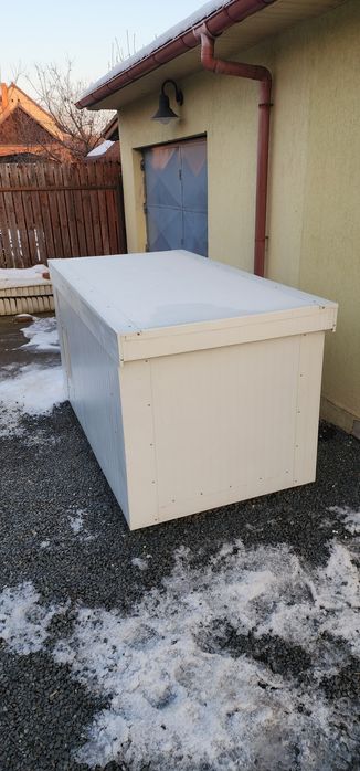 Vand cusca pentru  caine de talie medie