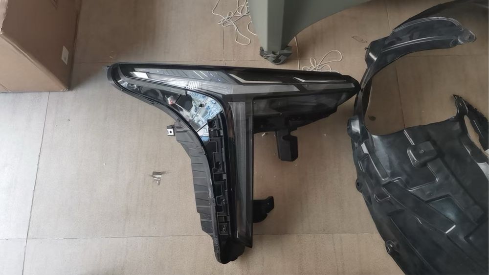Geely Cityray правая передняя фара