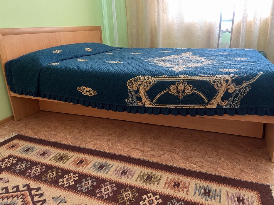 Продам спальный гарнитур, диван