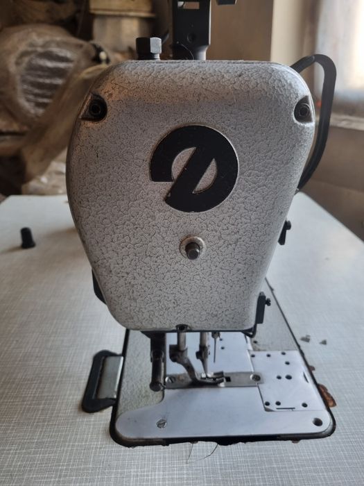 Промышленная швейная машинка DÜRKOPP