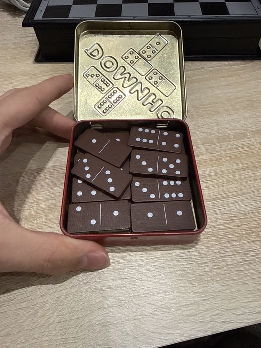 Домино, настолка