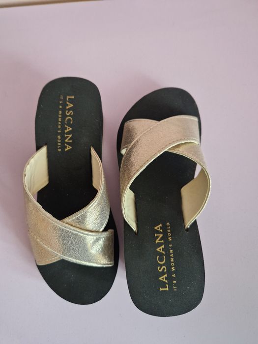 Летни чехли Lascana