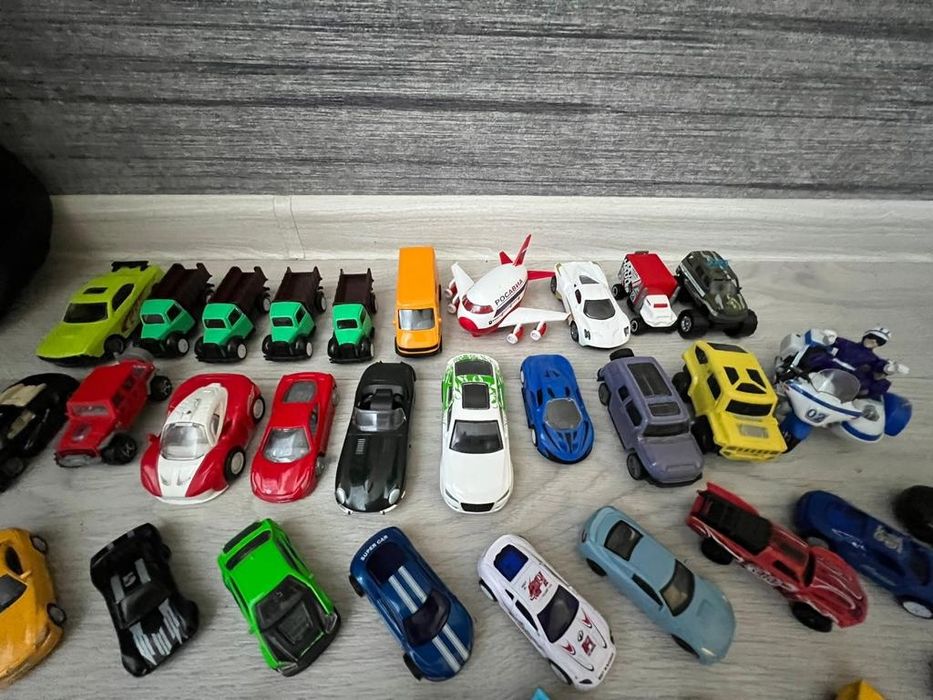 Срочно!!! Машинки детские маленькие