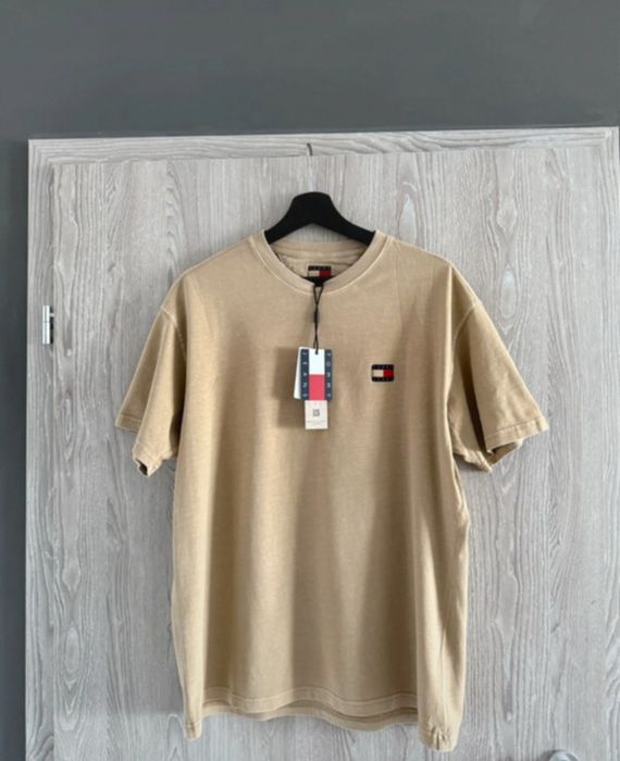 Tommy Jeans tricou maro deschis cu logo mic marimea XS nou original