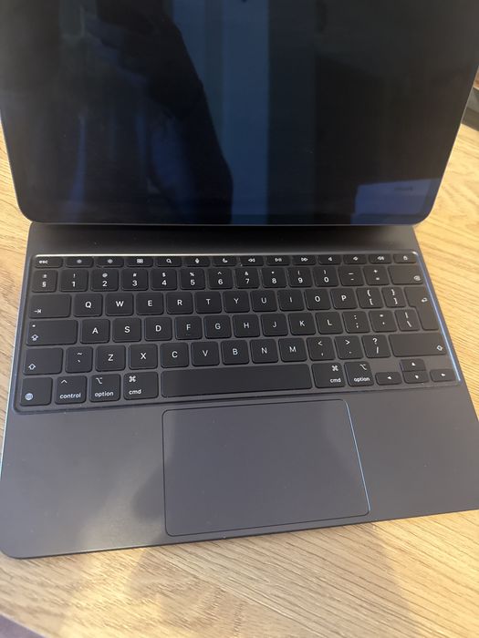 Ipad Pro M4 (2024) 13 inch + Magic keyboard + Pencil Pro Iasi • OLX.ro