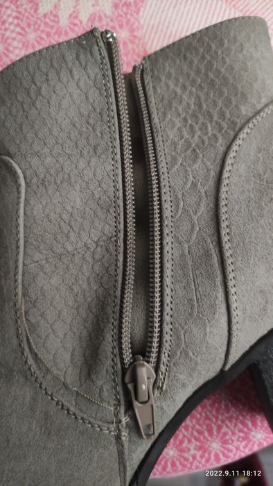 Продам женские ботильоны 42 размер