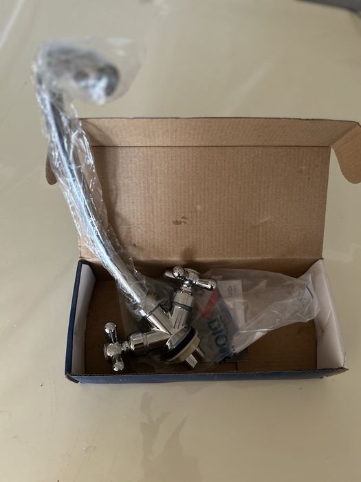 Кран новый для кухни,ванны