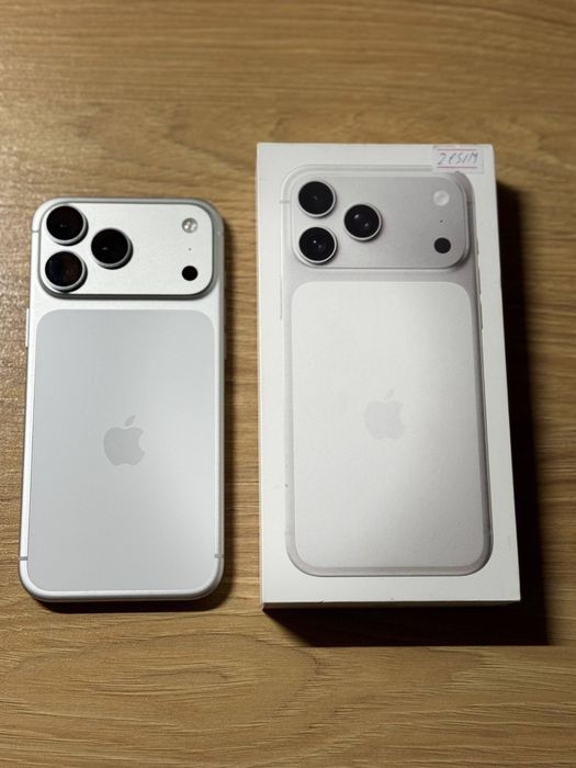 iPhone 17 promax silver