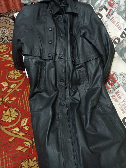 Продам кожаный плащ.