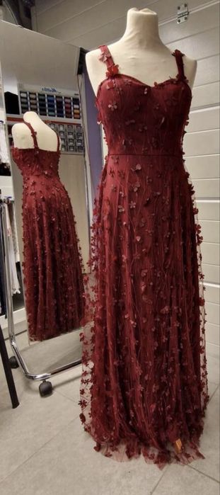 Бална рокля бордо