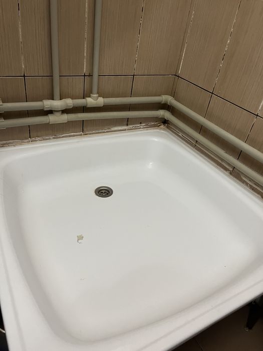 душовой поддон с каркасами