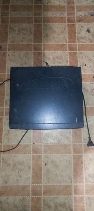 Видеомагнитофон(на запчасти)