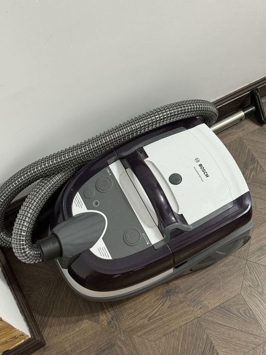 Продам пылесос Bosch AquaWash&Clean