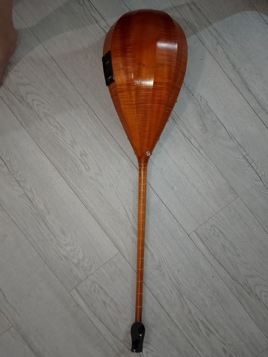 Продам домбыру профессиональная