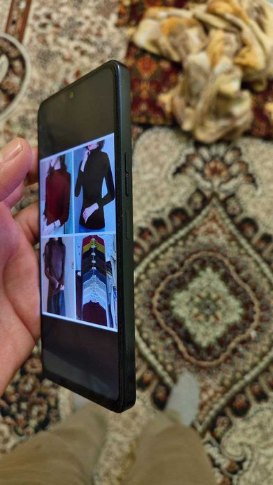 Дёшево TECNO CAMON 19 Pro. шикарный мобильник. Хорошим состояние