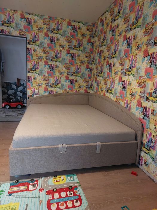 Продам кровать с подъемным механизмом