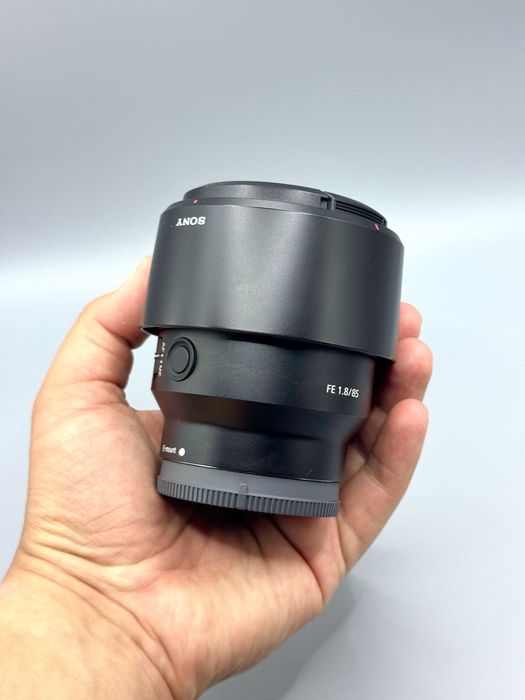 Продается объектив Sony FE 85mm f/1.8
