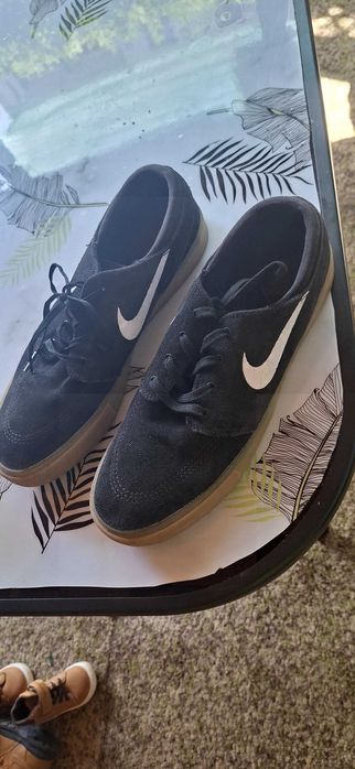 Маратонки nike черни