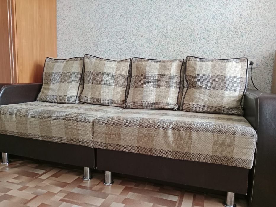 Диван с креслом продам