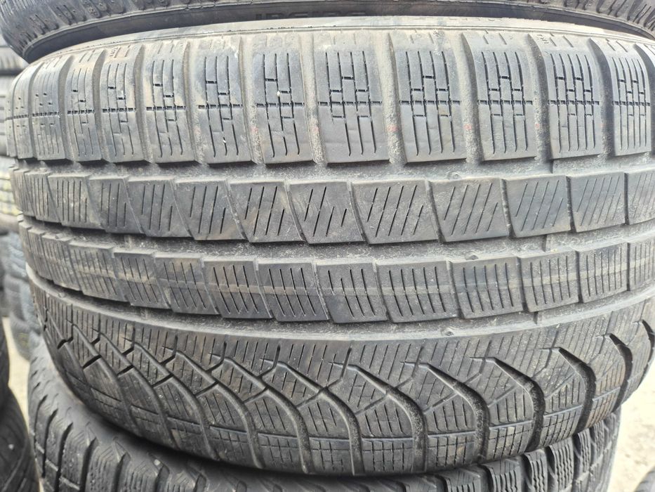 4 Anvelope de IARNA - 275/35/19 - PIRELLI - ORIGINALE BMW M - CA UNELE NOI - DOT 2024 !