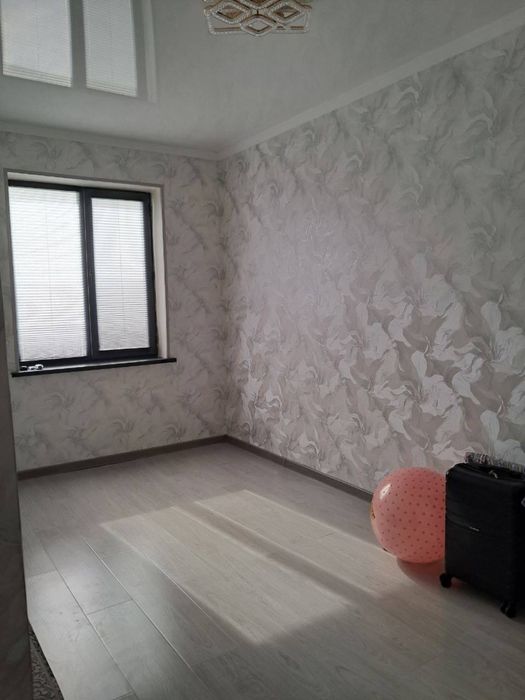 Sharq kolso tomondan 1xonalik tayyor kvartira sotiladi №27