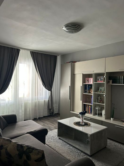 Vând apartament cu 2 camere în Târnăveni – Cartierul 1 Decembrie 1918