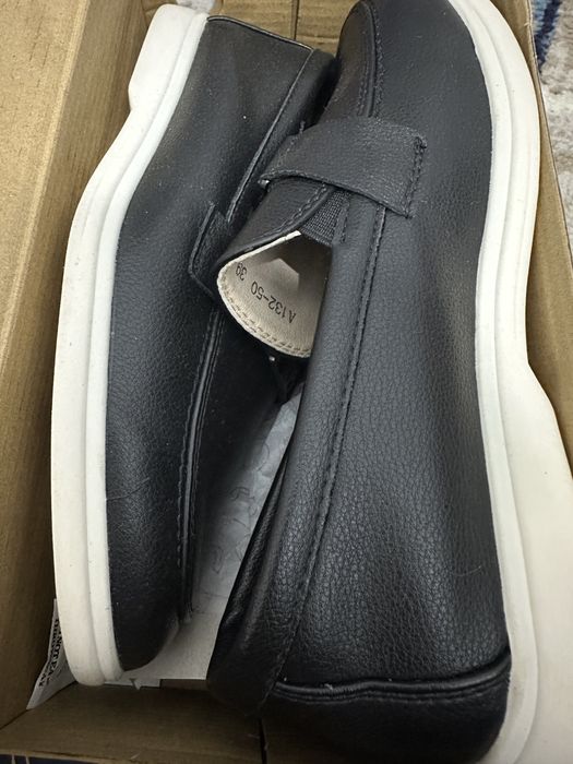 Новые!! Лоферы-слипоны для подростков. Размер 39 маломерят