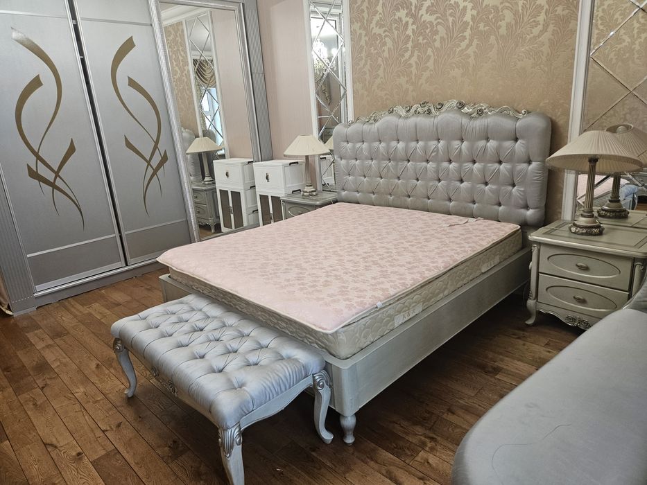 Спальный гарнитур