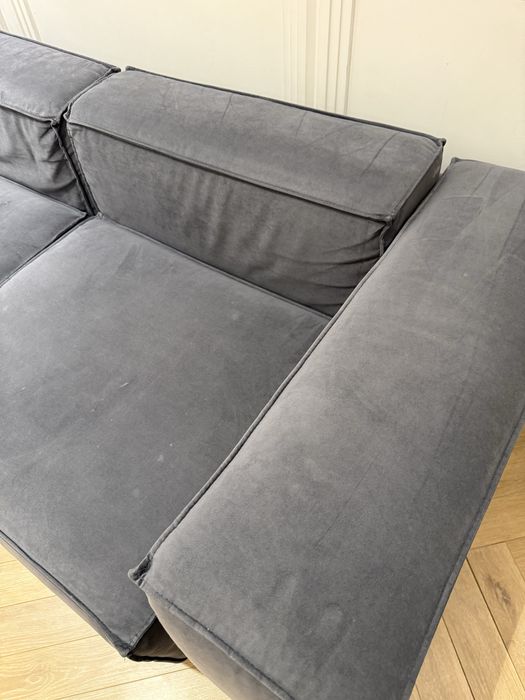 Диван синего цвета