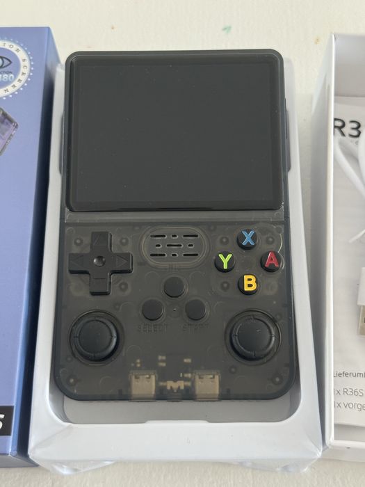 Consola retro portabila R36S 64GB cu jocuri