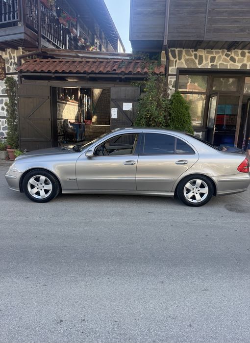 Продавам Mercedes E220