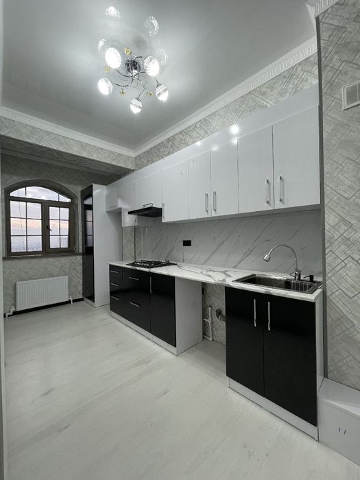 Янги квартира срочно сотилади.