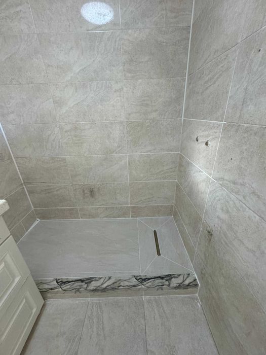 Кафельщик сбольшым опытом