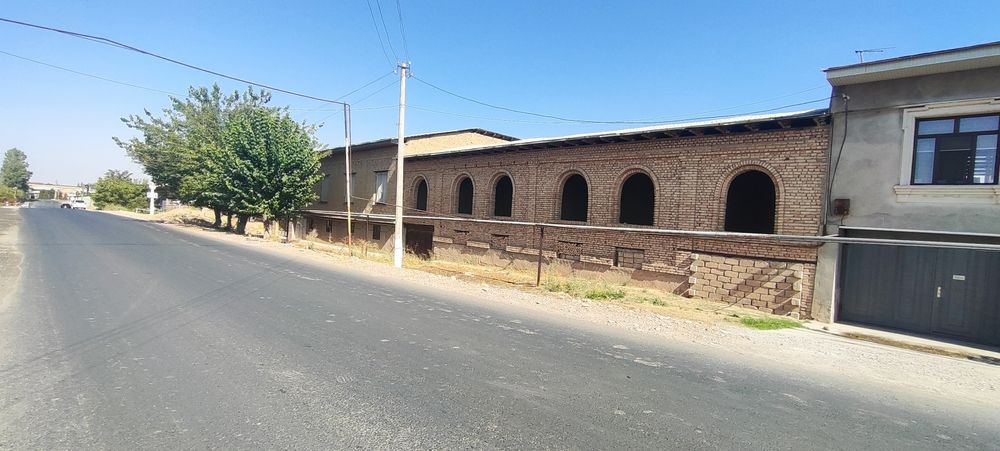 Ижарага ховли (уй)