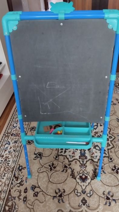 Продам мольберт, двухстронняя доска