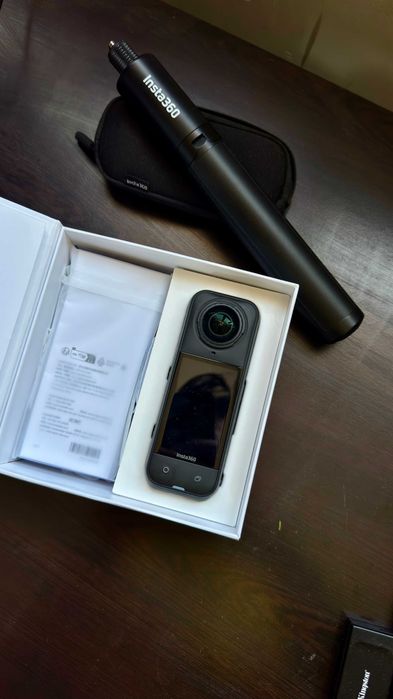 Camera insta 360 x5, Една година гаранция + insta 360 статив + camera case
