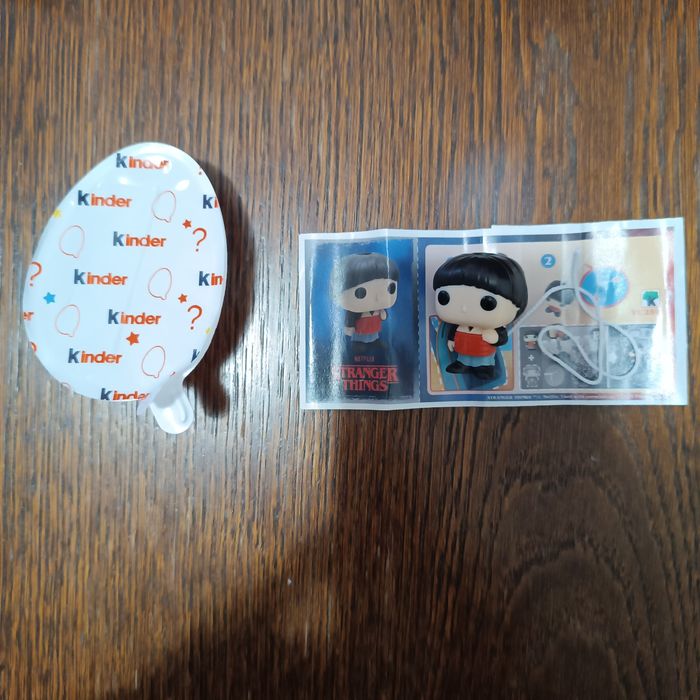 Продавам фигурки от сериала Stranger Things