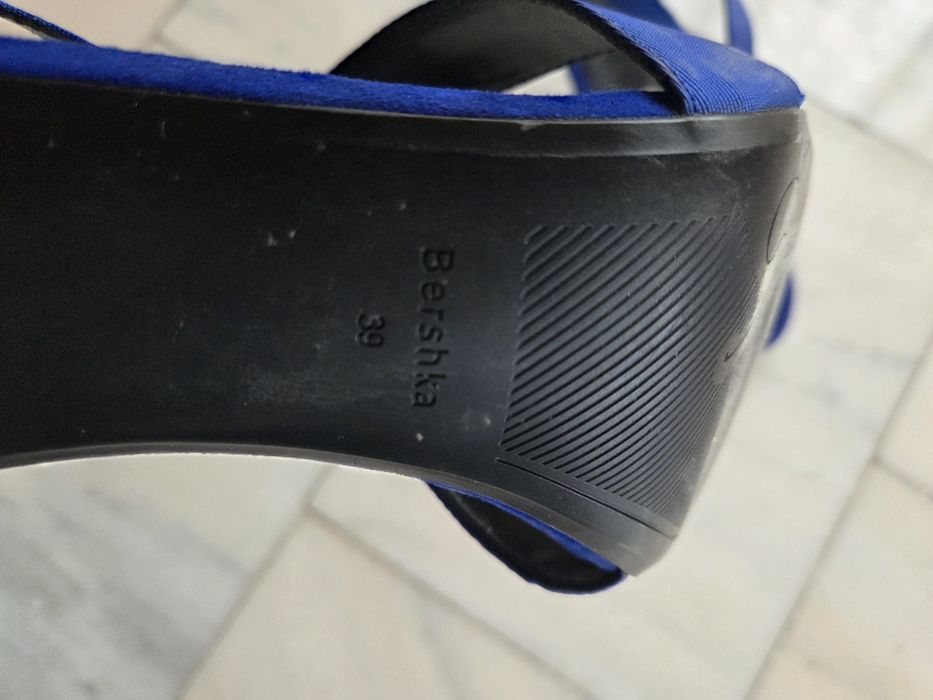 Sandale albastre bershka