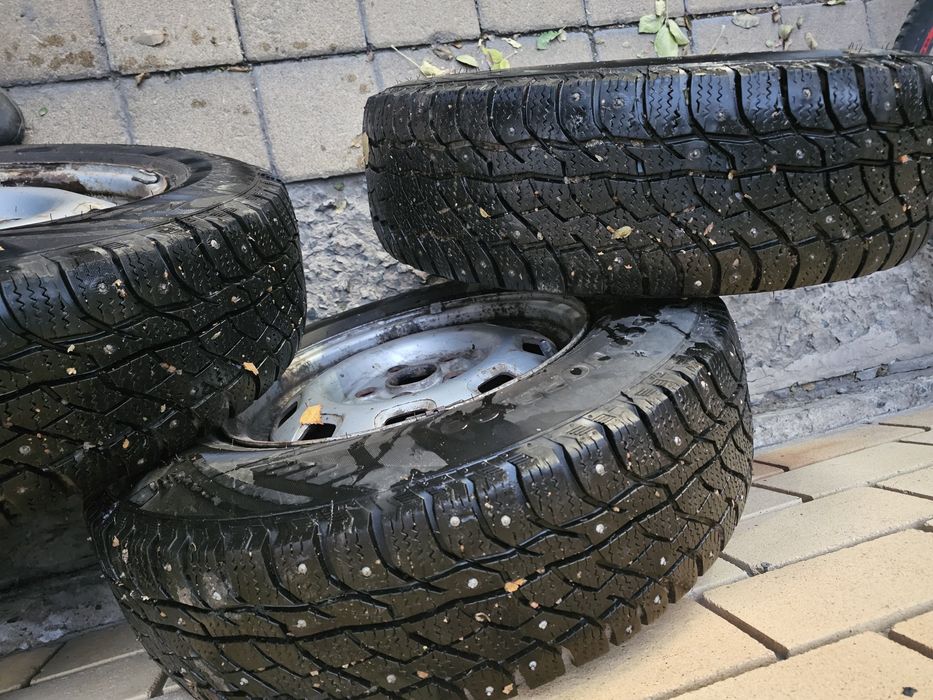 Продаю комплект с дисками R15
