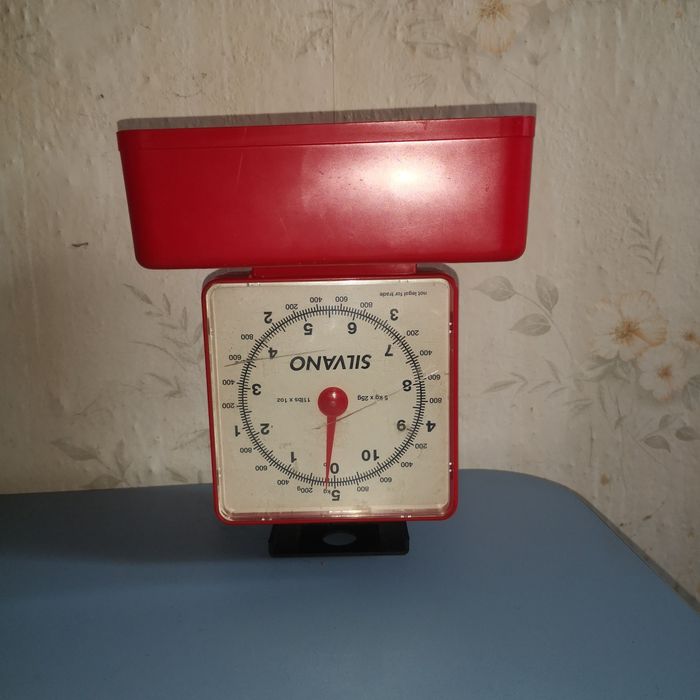 Продавам кантарче