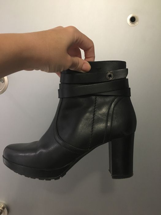 Супер запазени боти естествена кожа