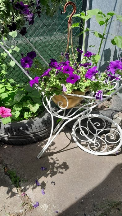 Цветарници от ковано желязо