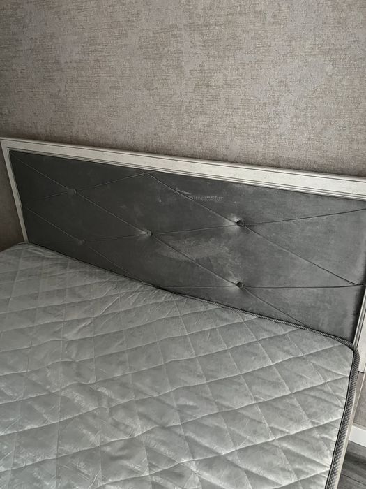 Продам качественный спальный гарнитур